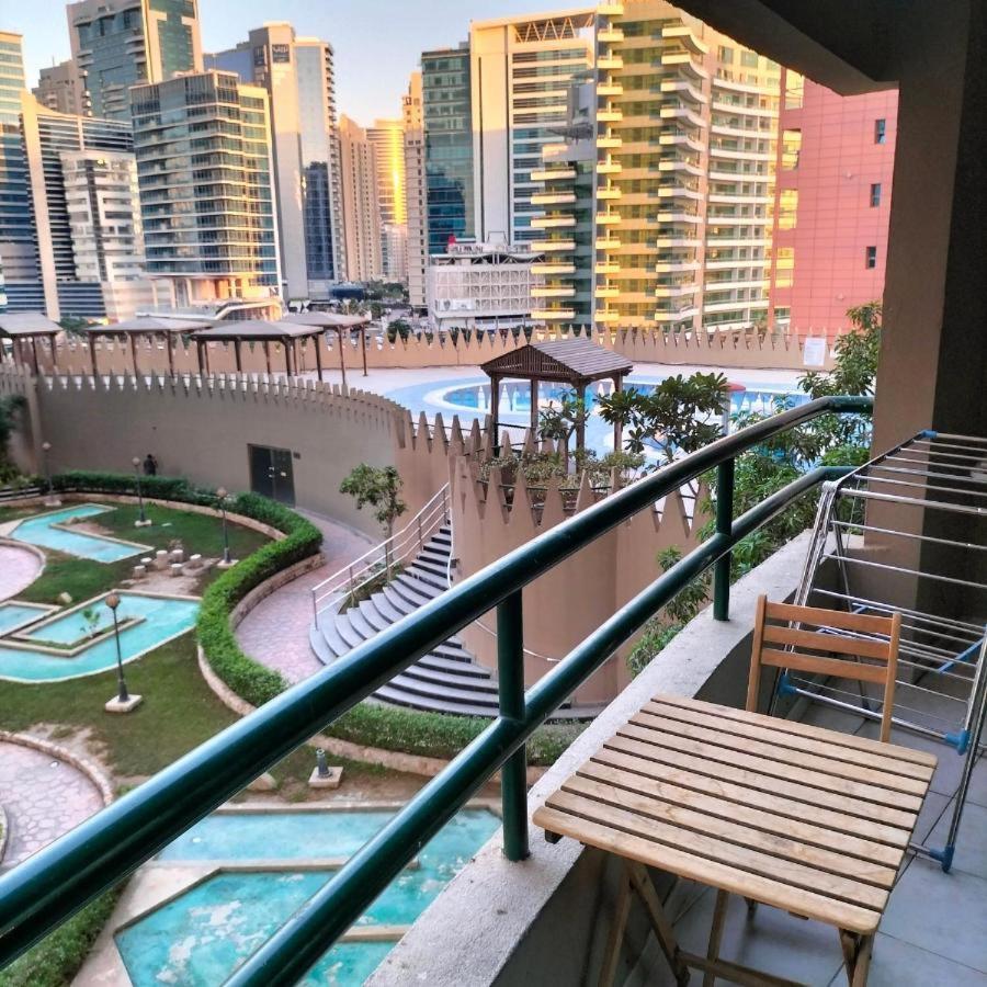 Nomad Partition Room In Barsha Heights 3 Mins To Icm Metro Dubai Dış mekan fotoğraf